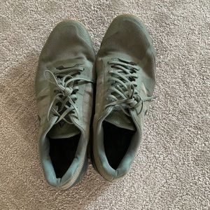 Men’s size 13 Reebok shoes